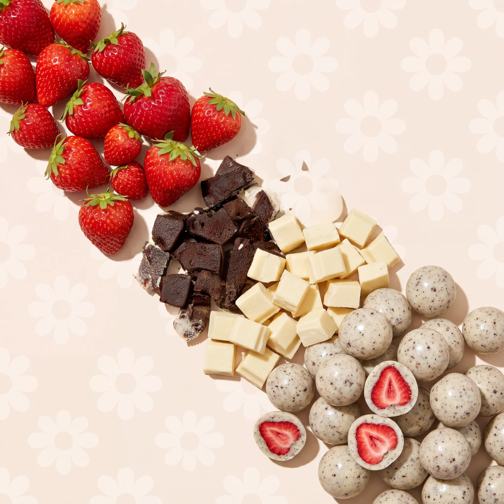 Chef Ceber White Chocolate with Chocolate Cookie Coated Freeze-Dried Strawberry White Chocolate with Chocolate Cookie Coated Freeze-Dried Strawberry Chocolate – Image 7